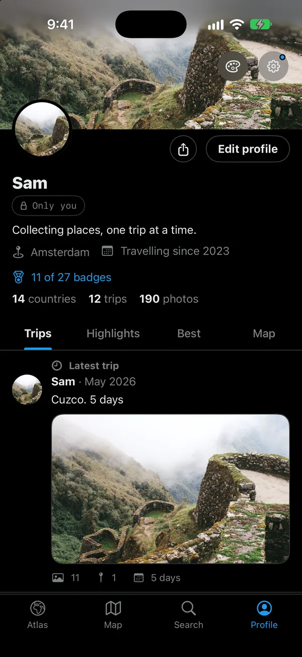 Sam’s Profile in Timeline: black, with a mountain banner and the latest trip, Cuzco, as a post: 11 photos, 5 days.